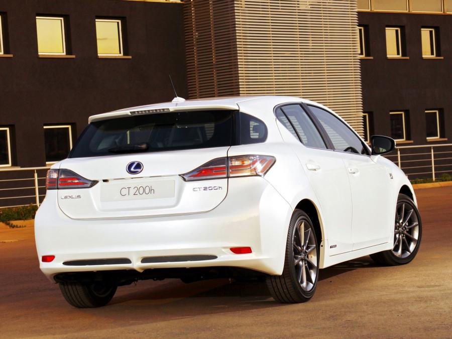  Lexus CT200h F-Sport 2011 года  (ZA) (фото 8 из 12)